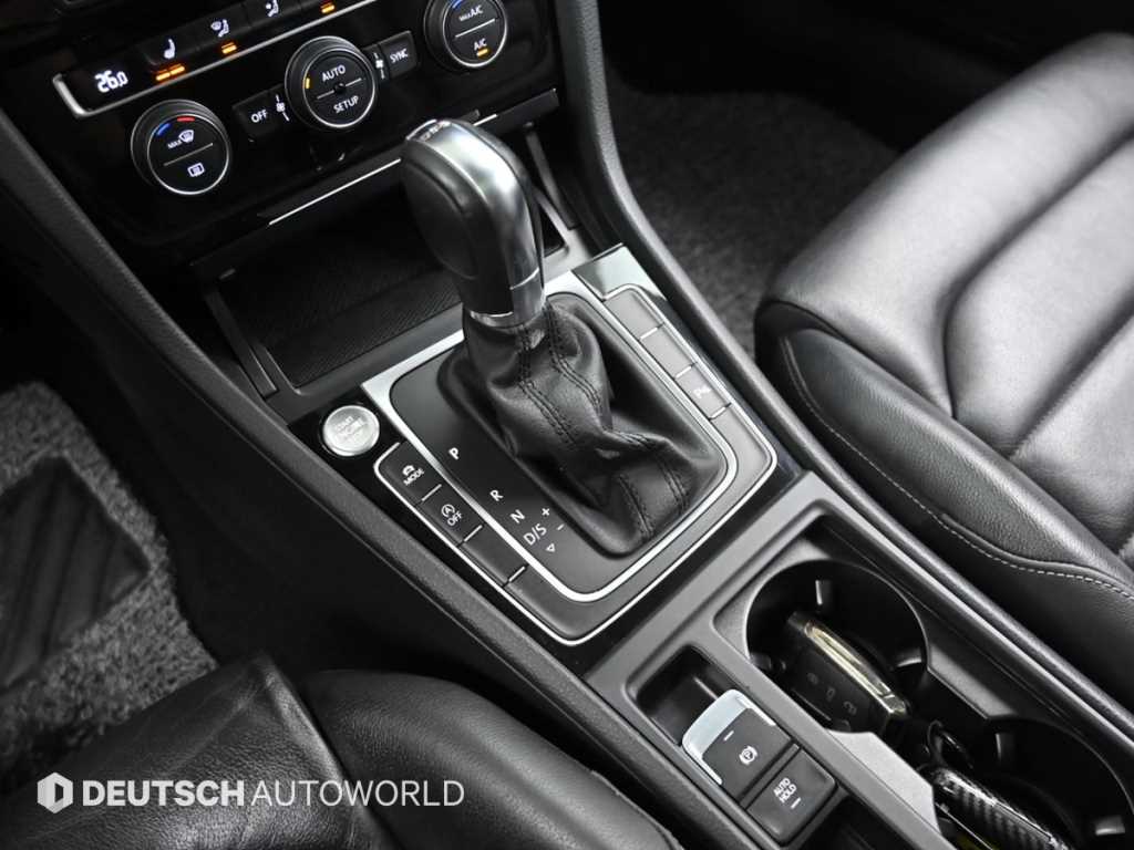 Volkswagen Golf - Vista 9