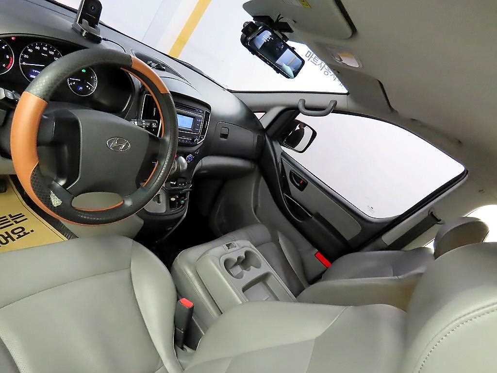 HYUNDAI Starex 2017 Gris - Importación desde Corea - HF Imports Iquique - Foto 13