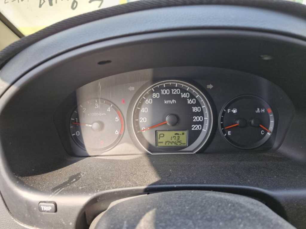 HYUNDAI Starex - Vista 12