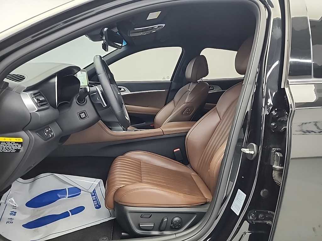 Genesis G70 - Vista 11