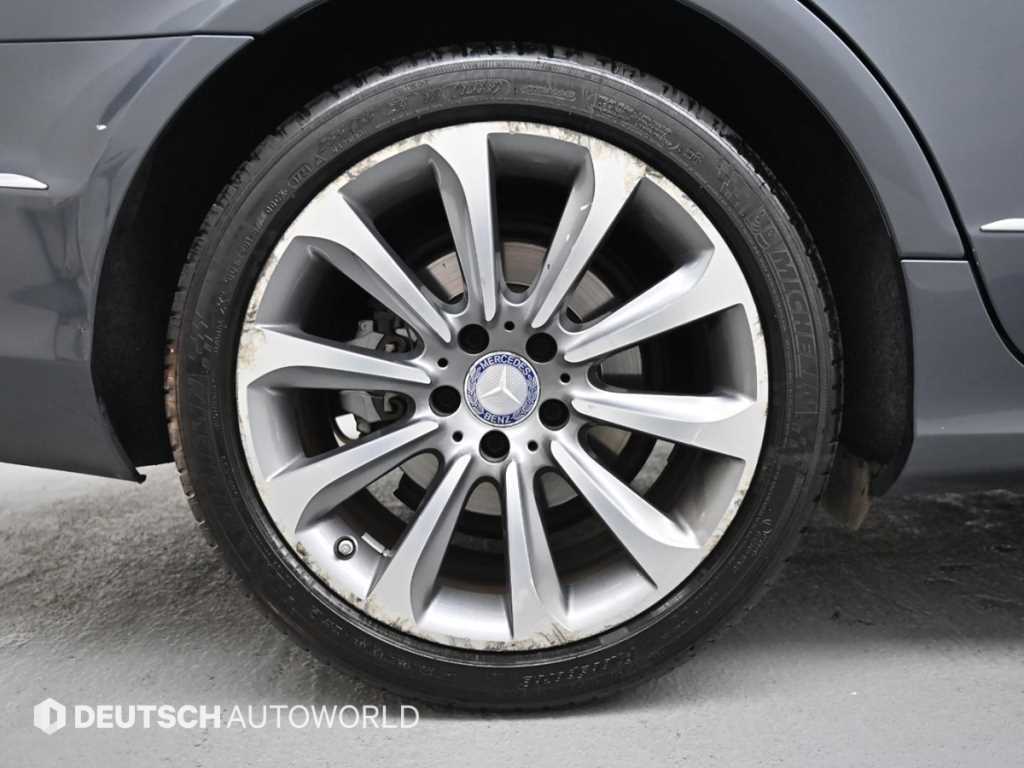 Mercedes Benz CLS Class - Vista 5