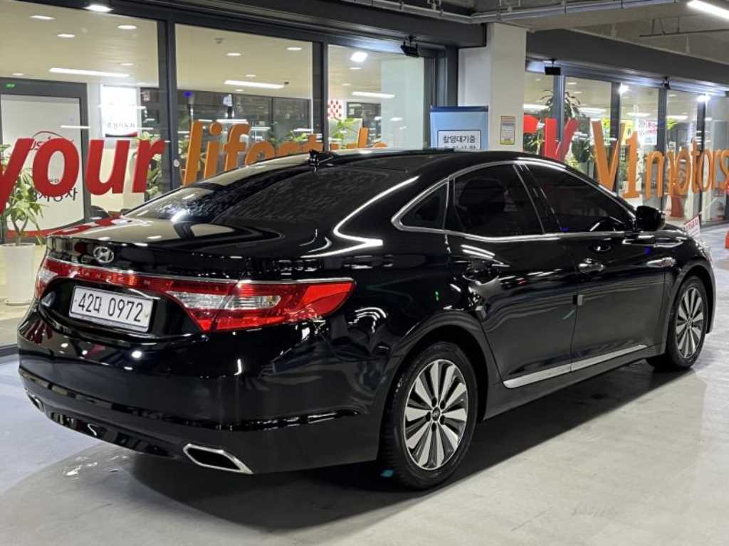 HYUNDAI Grandeur - Vista 4