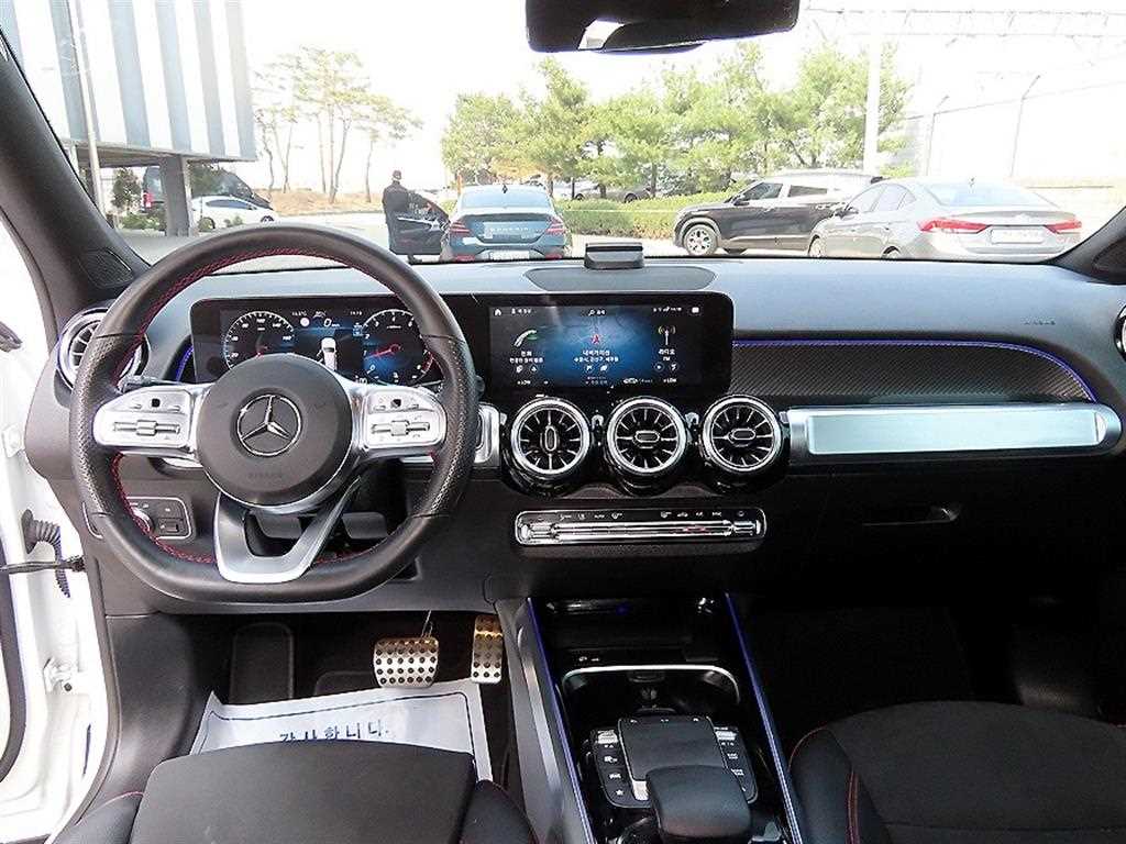 Mercedes Benz GLB Class - Vista 8