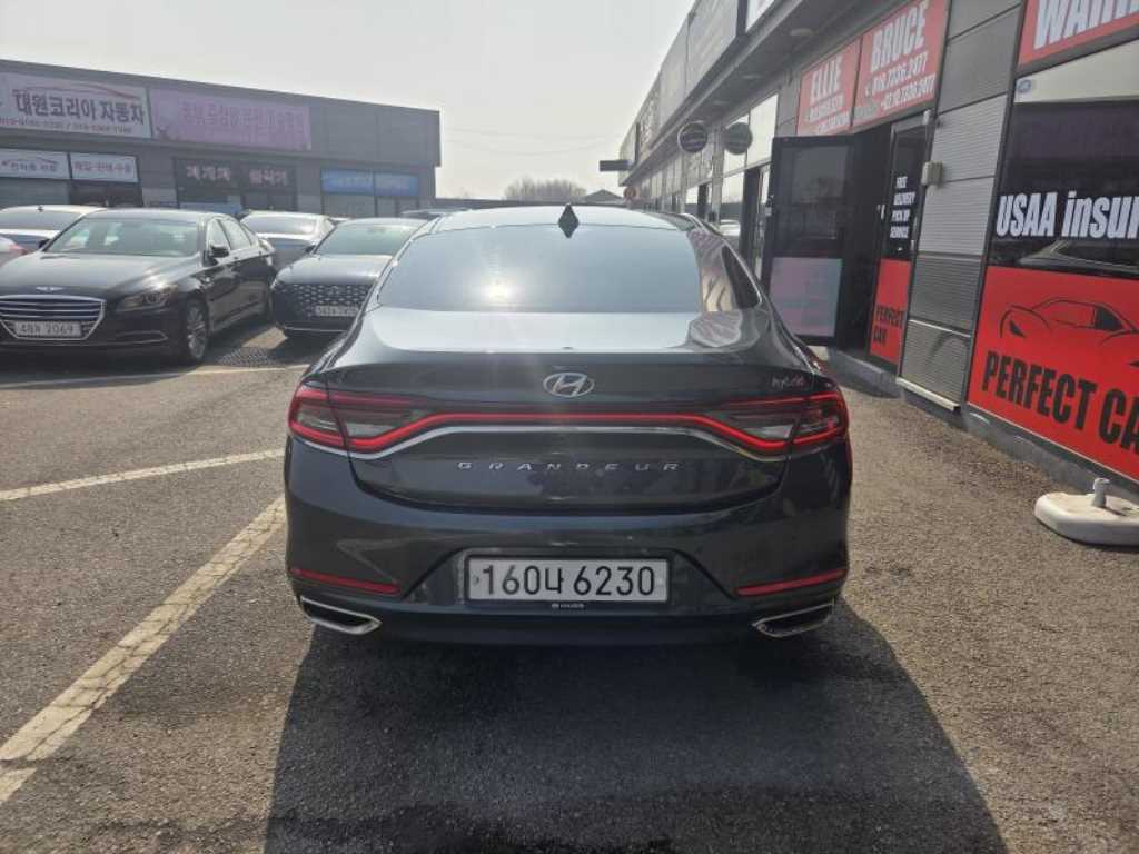 HYUNDAI Grandeur - Vista 3