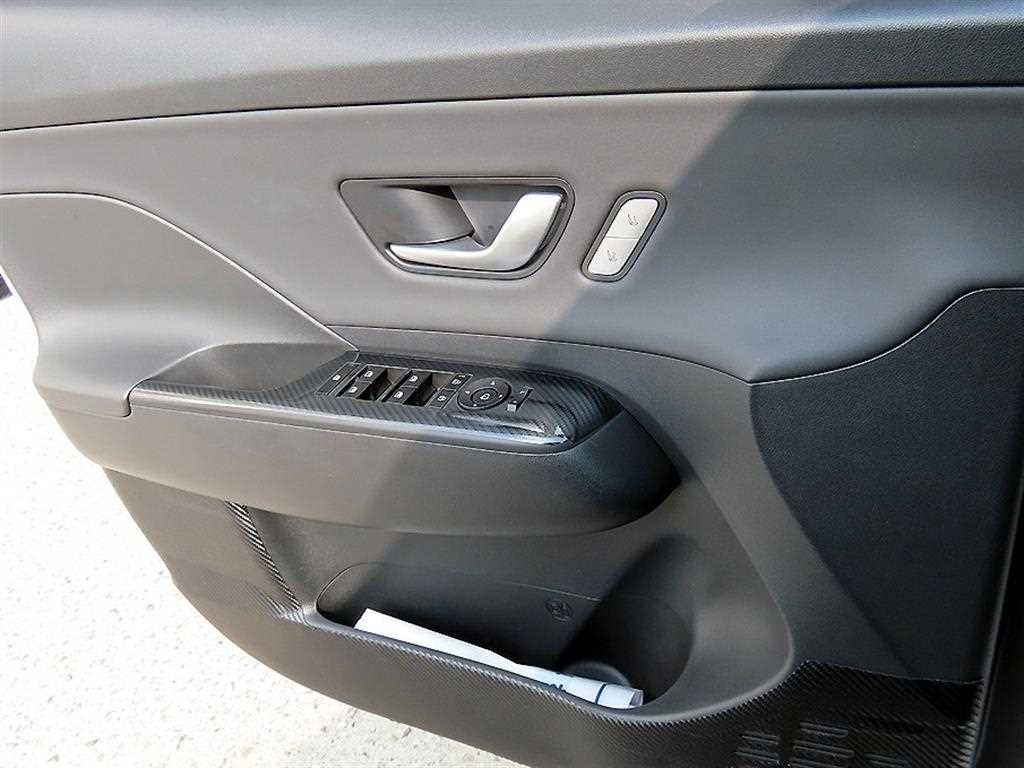 HYUNDAI Kona - Vista 11