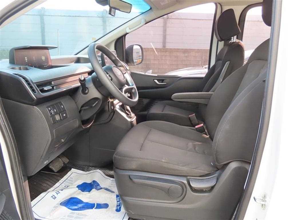 HYUNDAI Staria - Vista 6