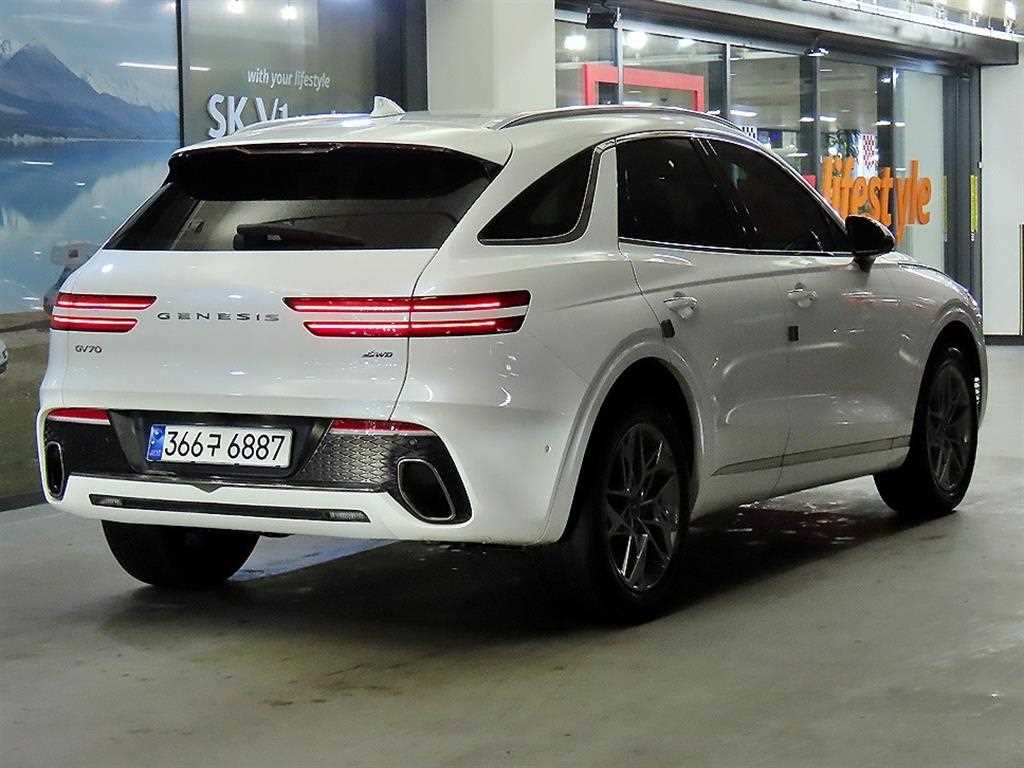 Genesis GV70 - Vista 5