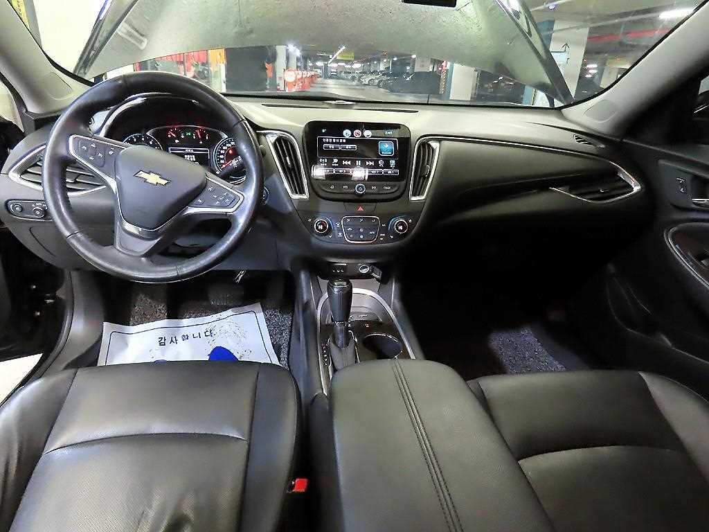 Chevrolet Malibu - Vista 10