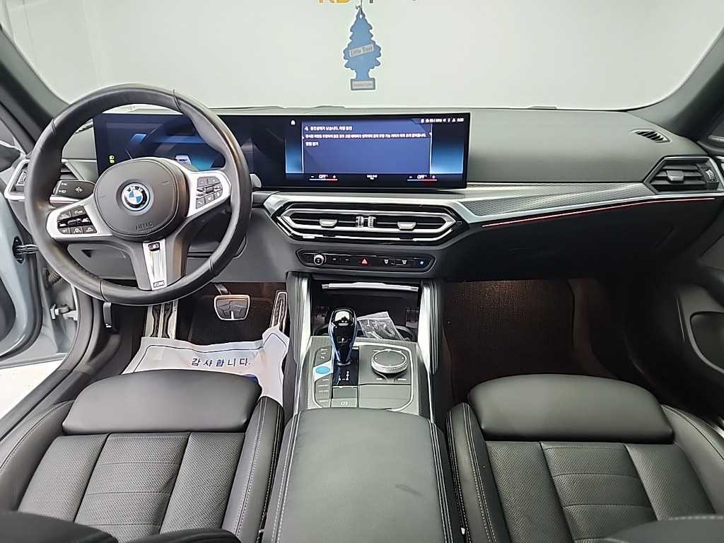 BMW i4 - Vista 8