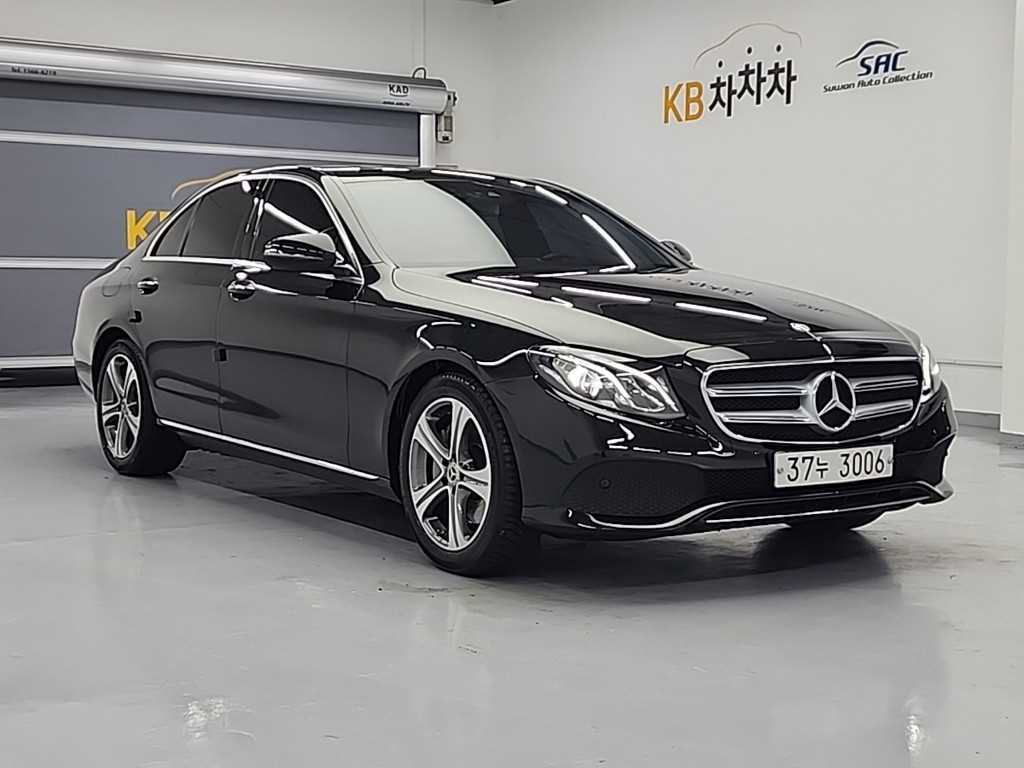 Mercedes Benz E class - Vista 4