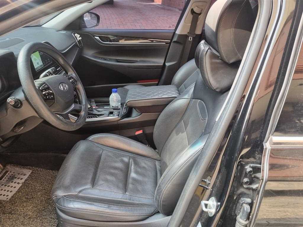 HYUNDAI Grandeur - Vista 8