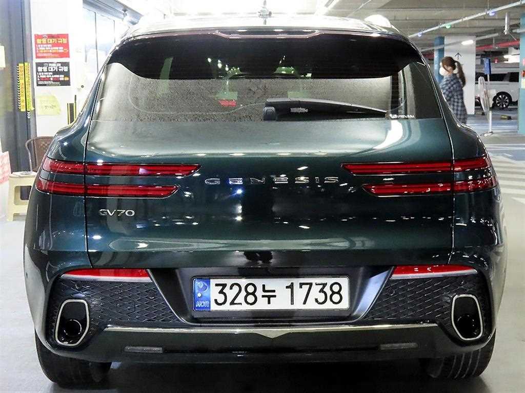 Genesis GV70 - Vista 5