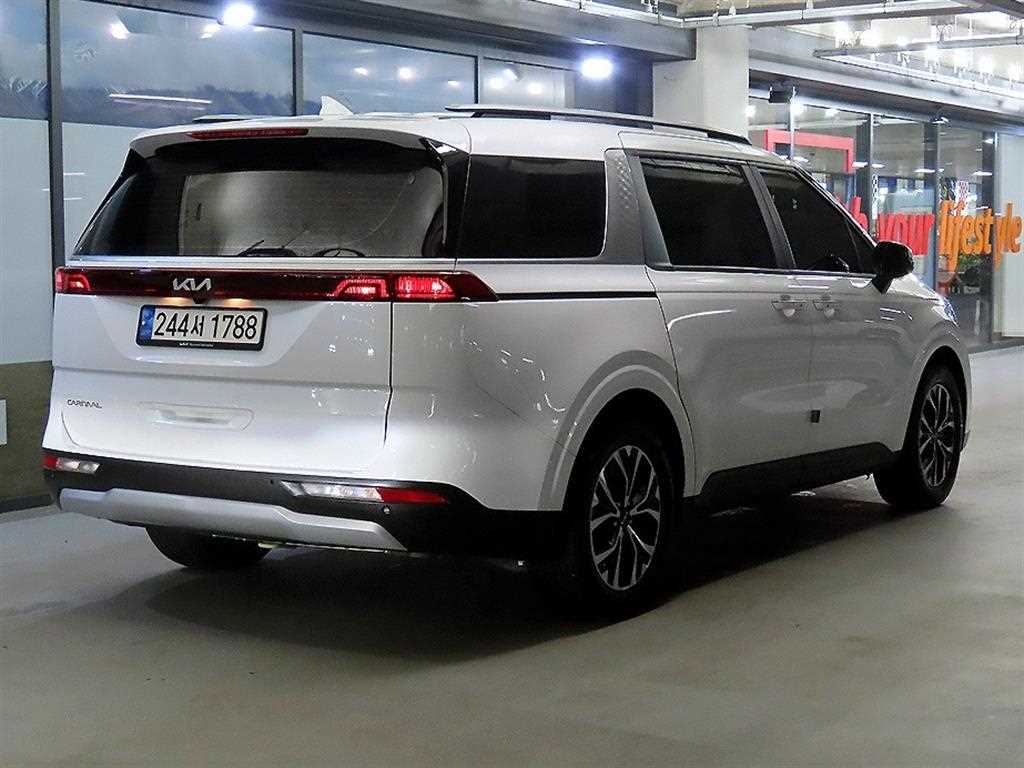KIA Carnival - Vista 4