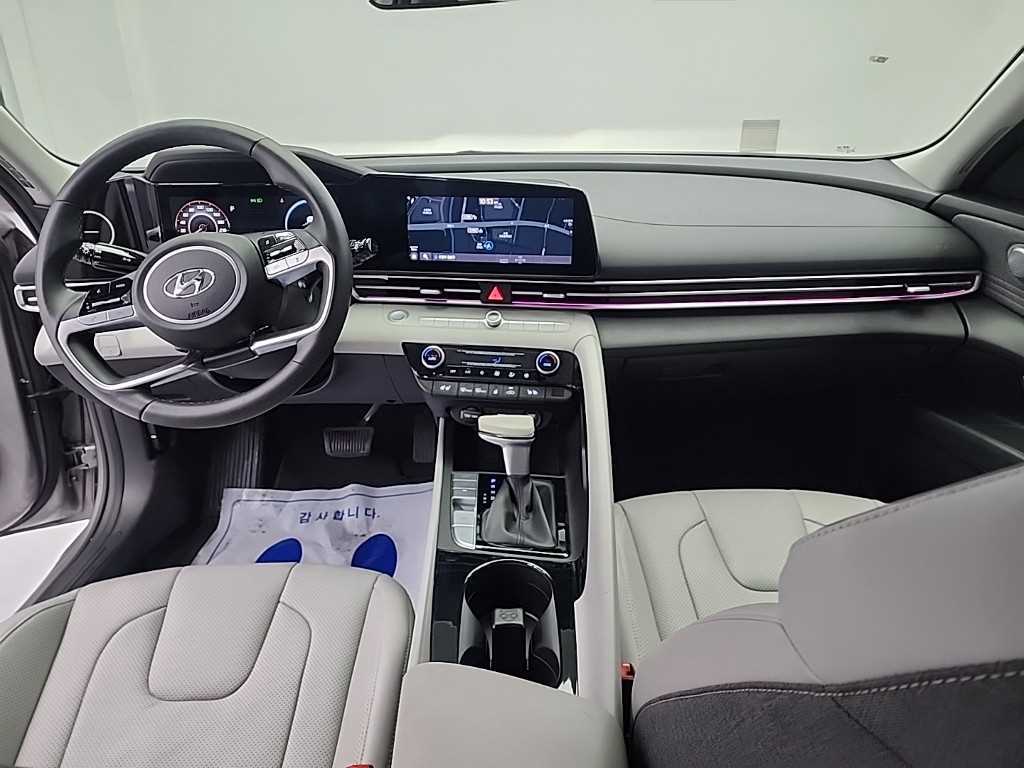 HYUNDAI Avante - Vista 7