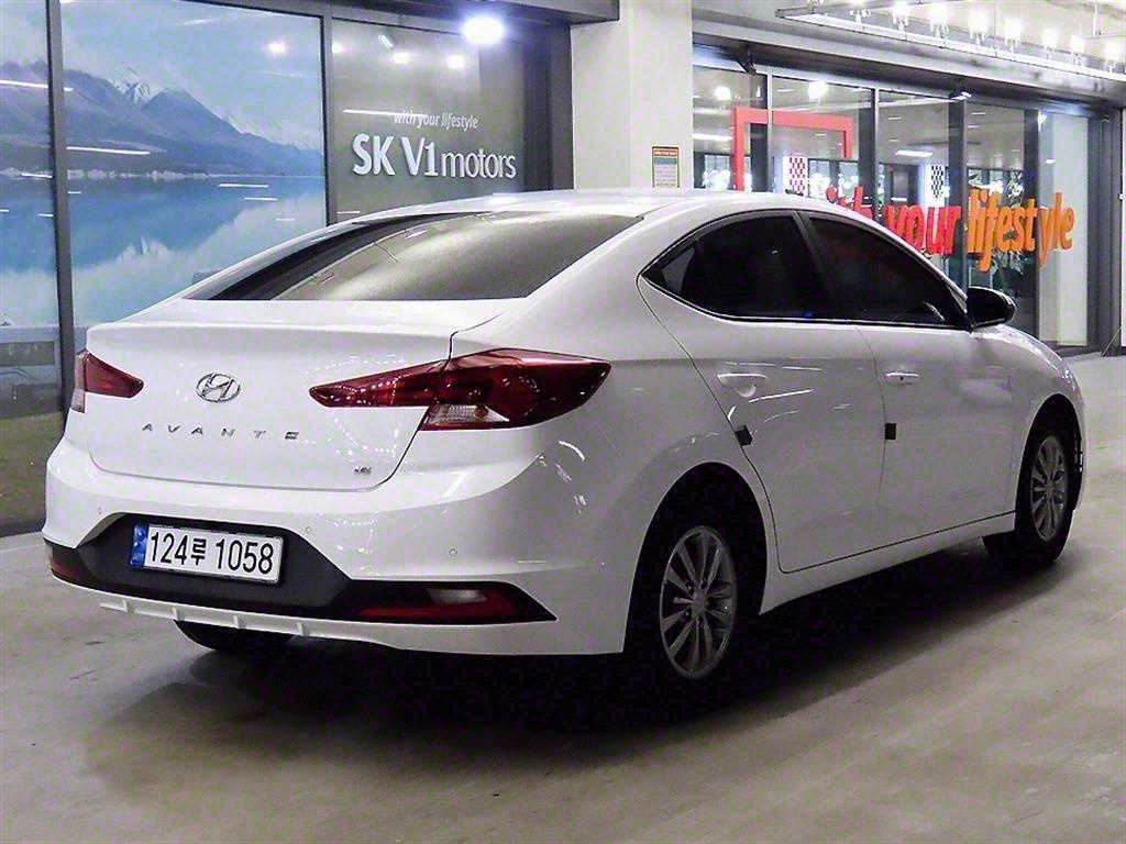 HYUNDAI Avante - Vista 4