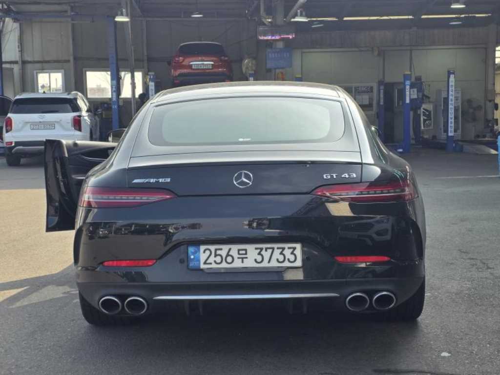 Mercedes Benz AMG GT - Vista 4