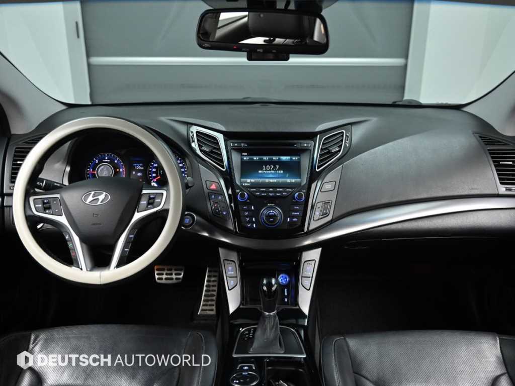 HYUNDAI i40 - Vista 7