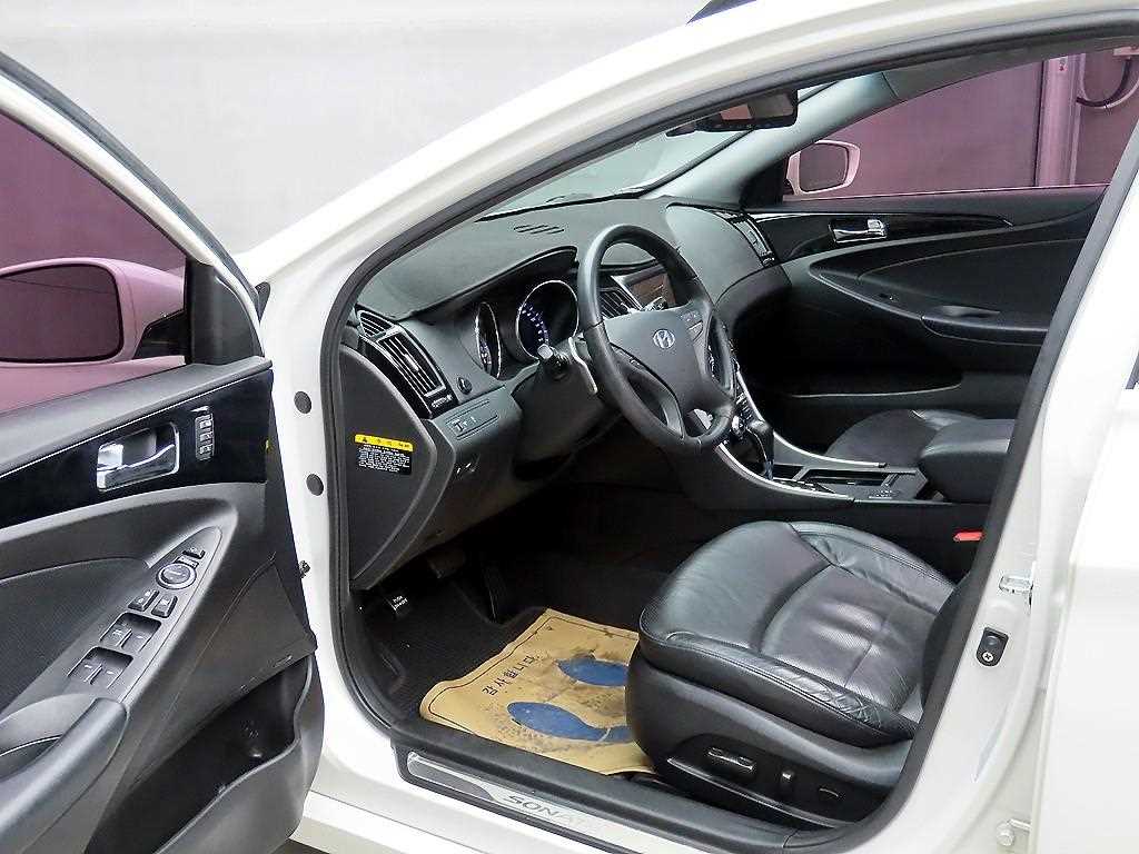 HYUNDAI Sonata - Vista 5