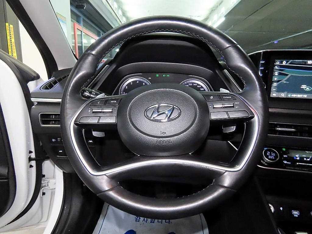 HYUNDAI Sonata - Vista 8