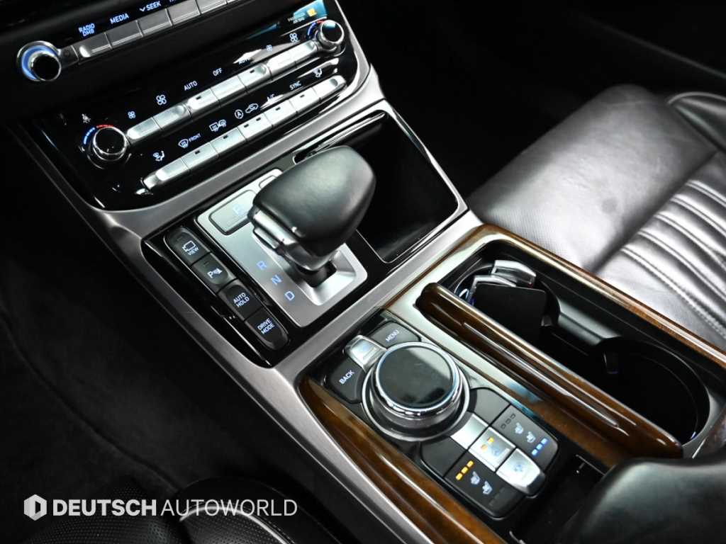 Genesis EQ900 - Vista 9