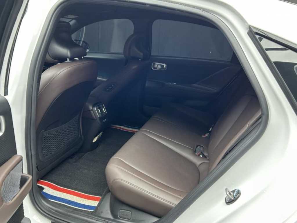 HYUNDAI Ioniq 6 - Vista 6