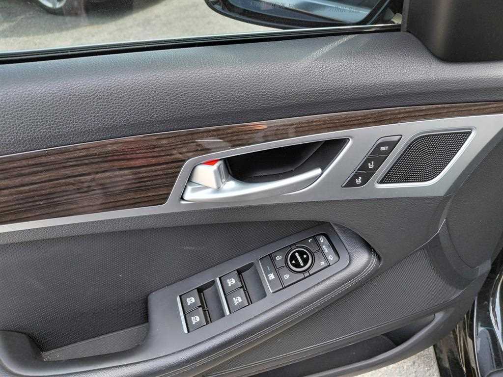 Genesis G80 - Vista 10