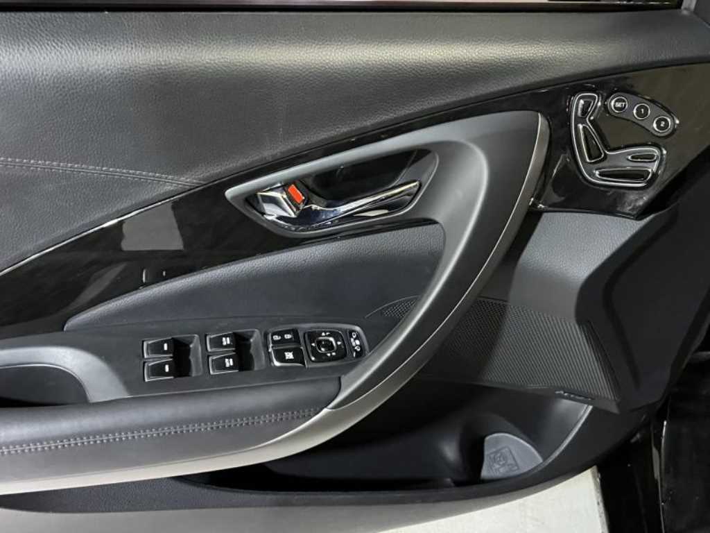 HYUNDAI Grandeur - Vista 12