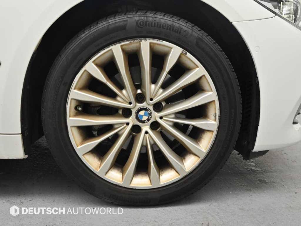 BMW 5 Series - Vista 5