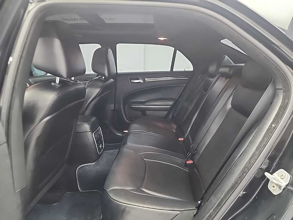 Chrysler 300C - Vista 12