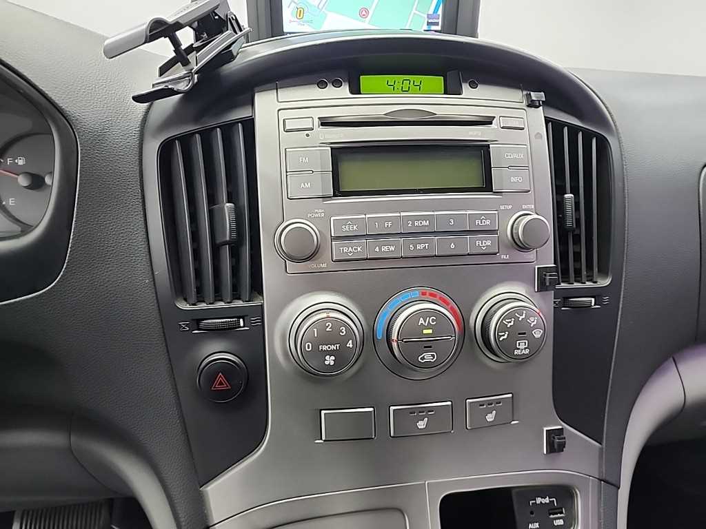 HYUNDAI Starex - Vista 10