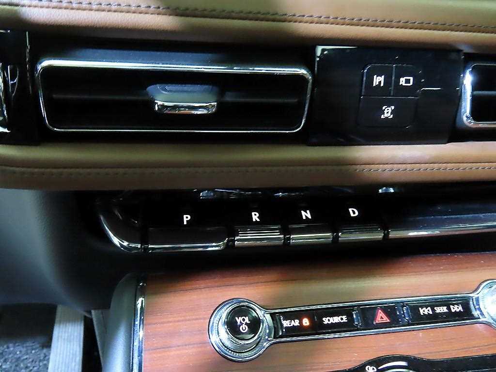 Lincoln Aviator - Vista 12