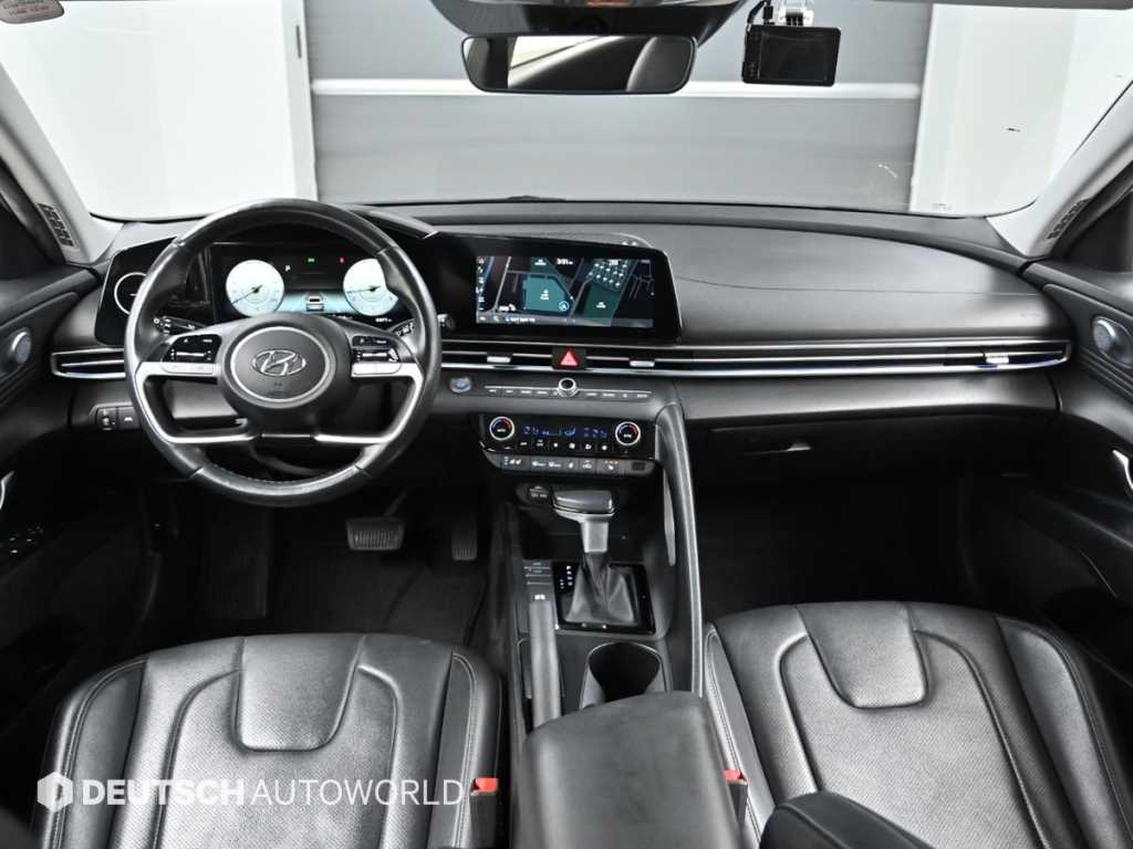 HYUNDAI Avante - Vista 10