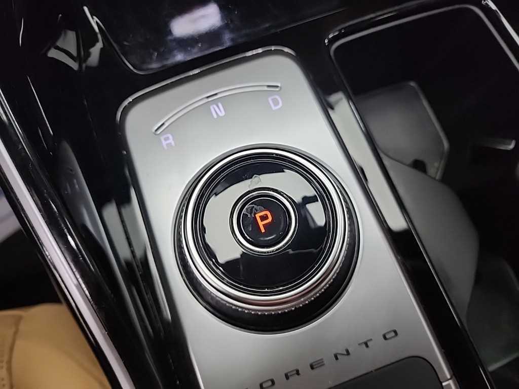 KIA Sorento - Vista 8