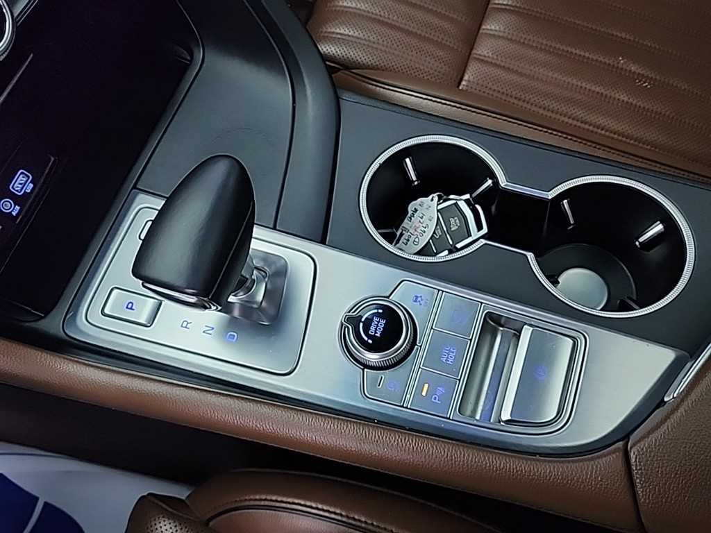 Genesis G70 - Vista 8