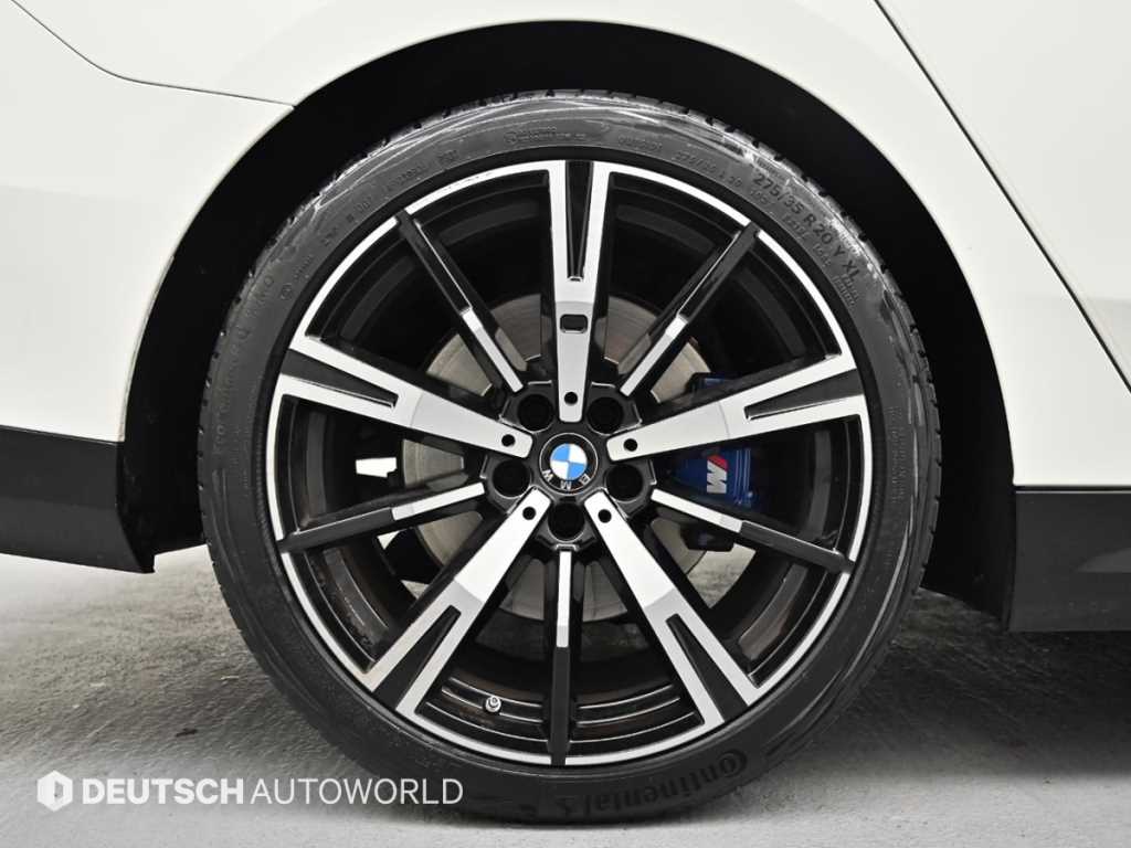 BMW 5 Series - Vista 5