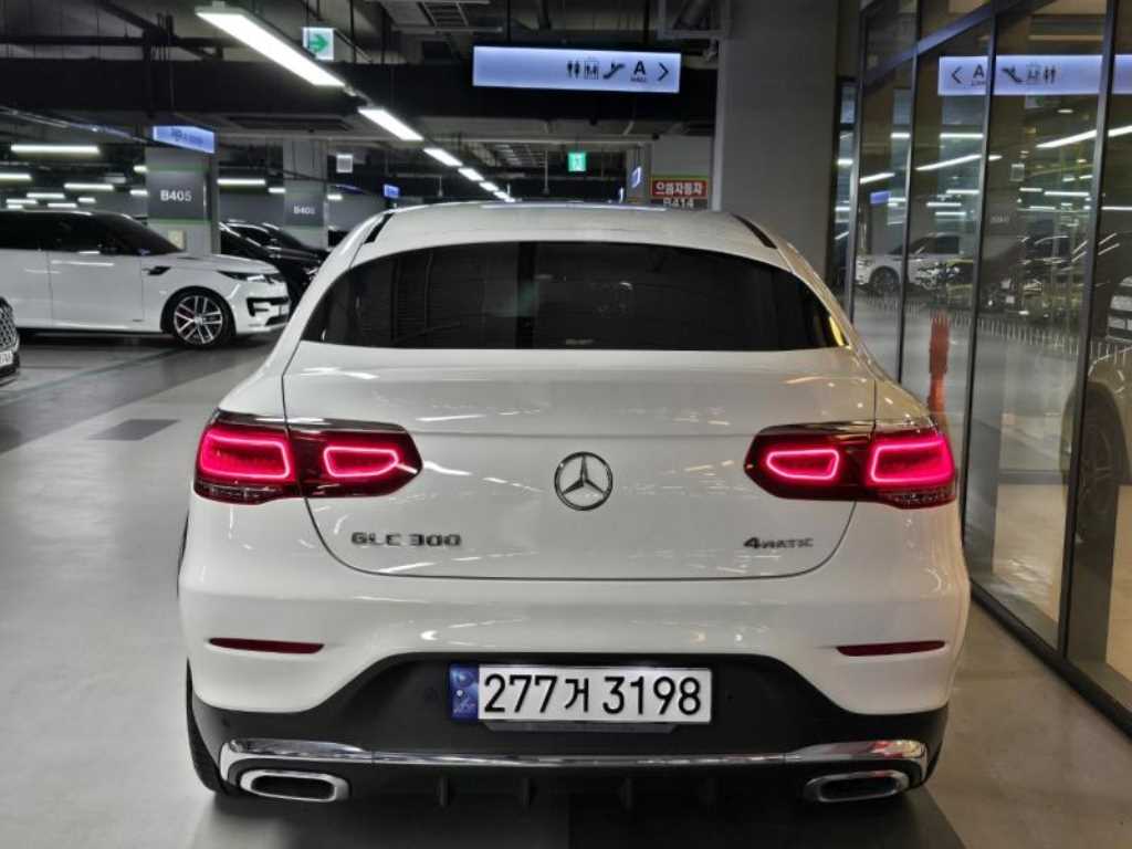 Mercedes Benz GLC Class - Vista 5