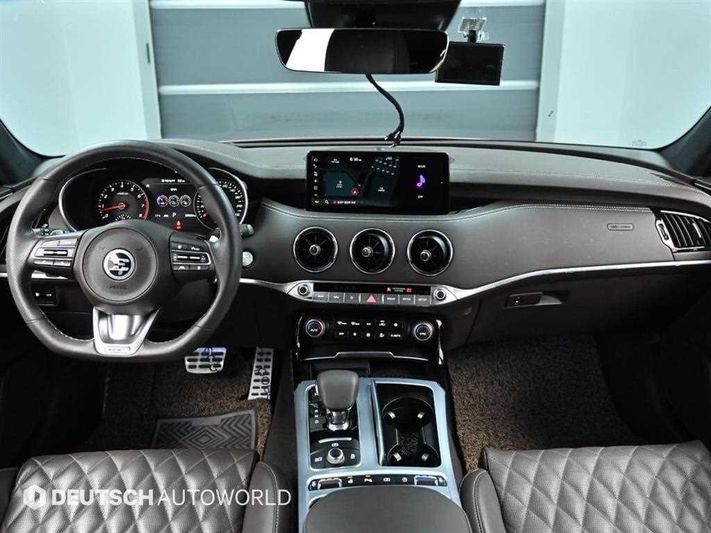 KIA Stinger - Vista 8