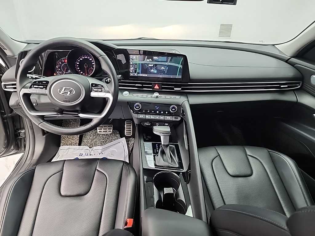 HYUNDAI Avante - Vista 7