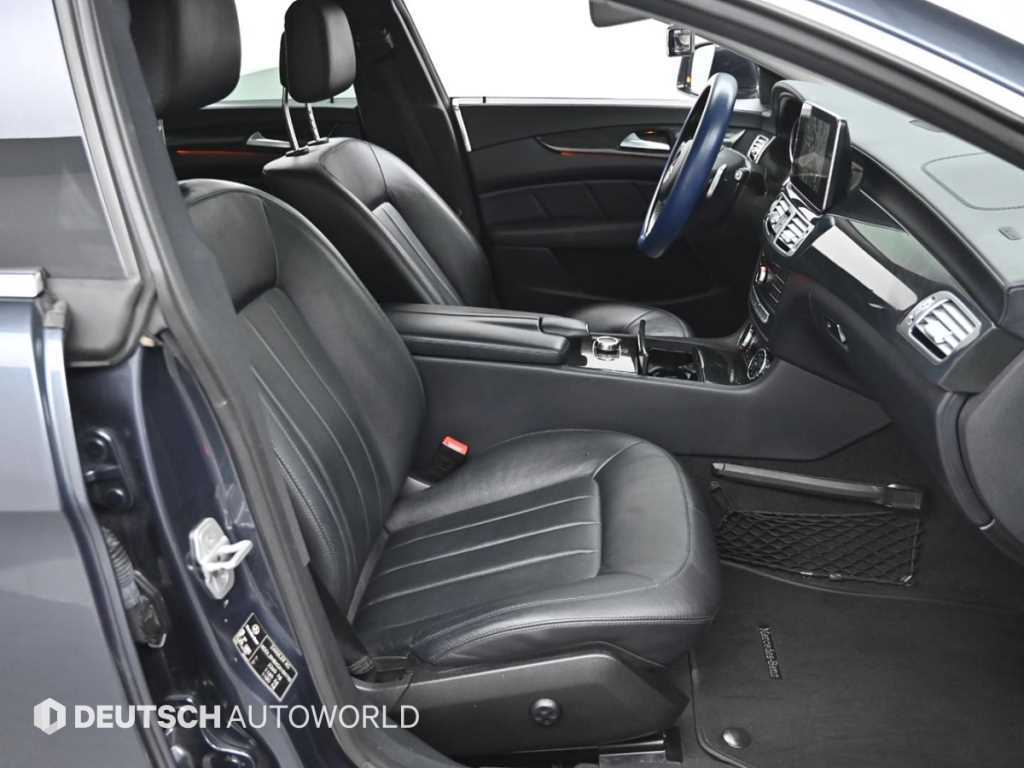 Mercedes Benz CLS Class - Vista 10