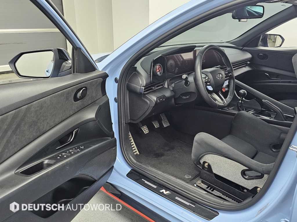 HYUNDAI Avante - Vista 11