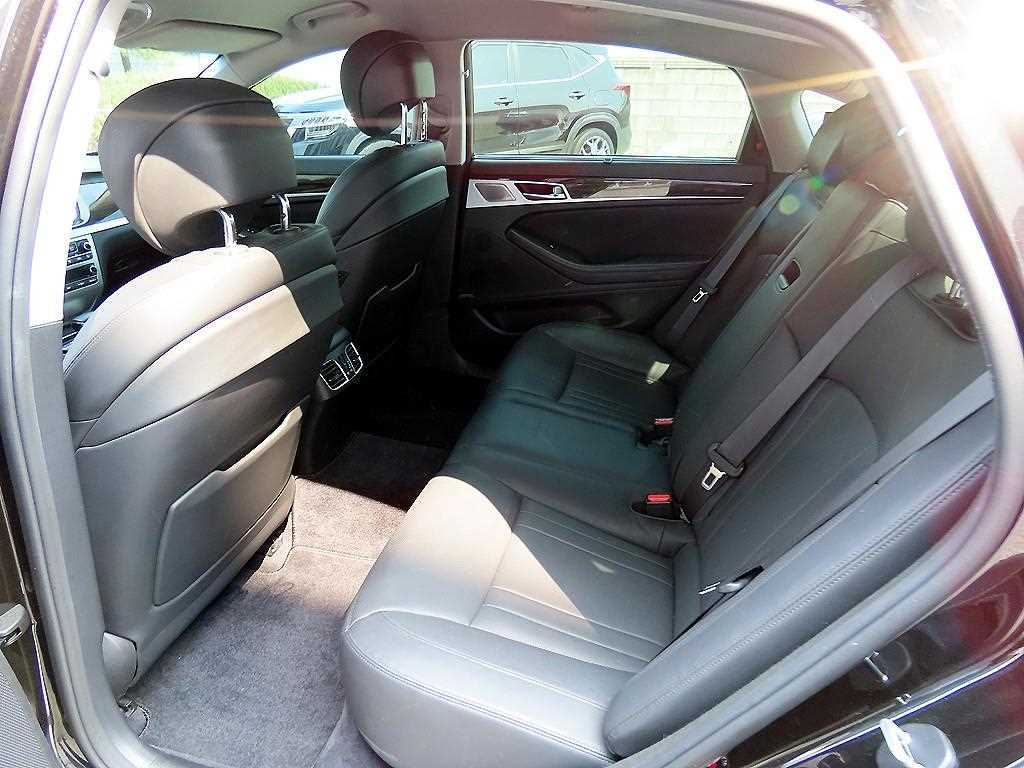 Genesis G80 - Vista 6