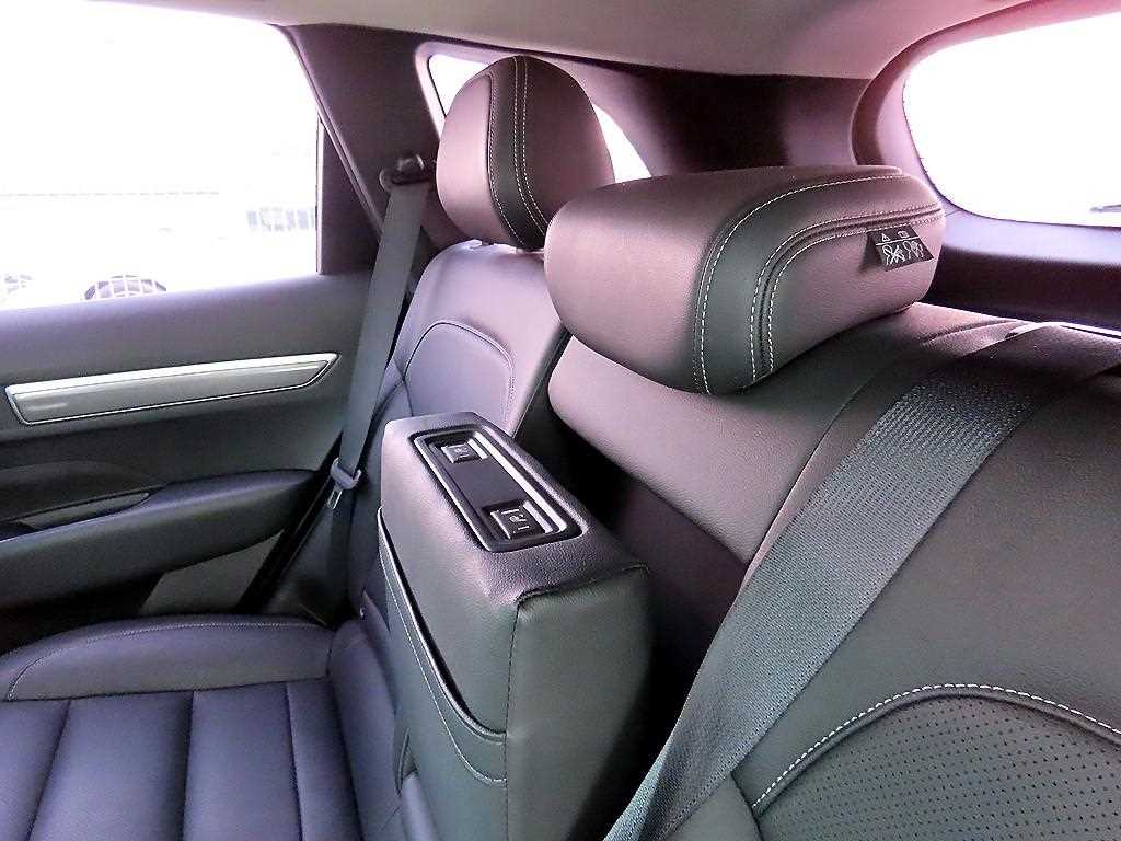 SAMSUNG QM6 2017 Blanco - Importación desde Corea - HF Imports Iquique - Foto 16