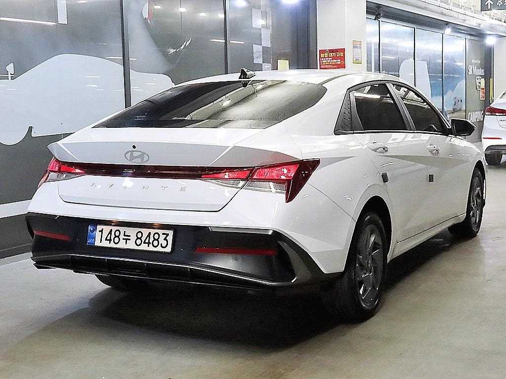 HYUNDAI Avante - Vista 4
