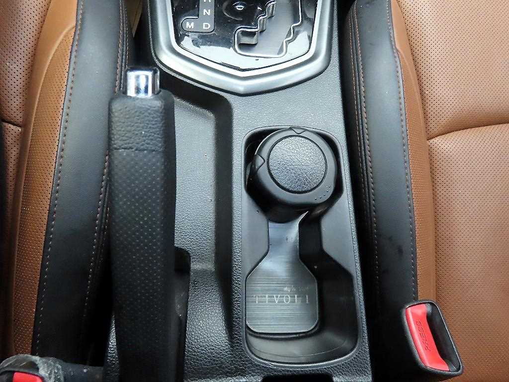 Ssangyong Tivoli - Vista 12