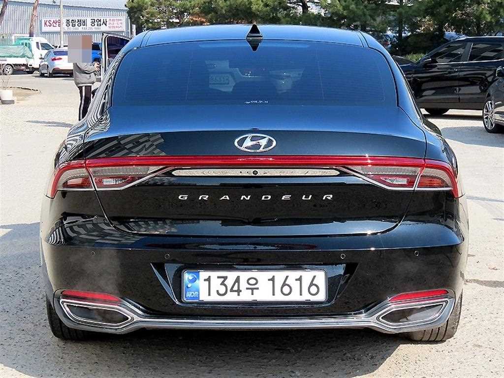 HYUNDAI Grandeur - Vista 4