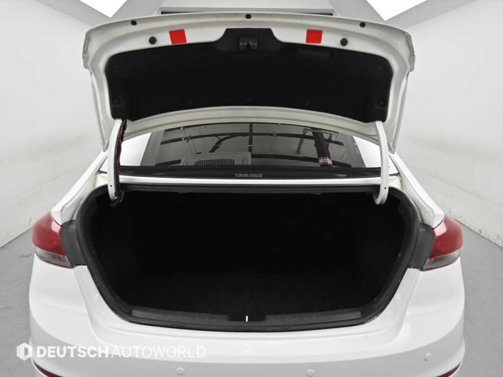 HYUNDAI Avante 2018 Blanco - Importación desde Corea - HF Imports Iquique - Foto 19