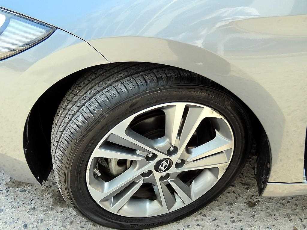 HYUNDAI Avante 2018 Gris - Importación desde Corea - HF Imports Iquique - Foto 17