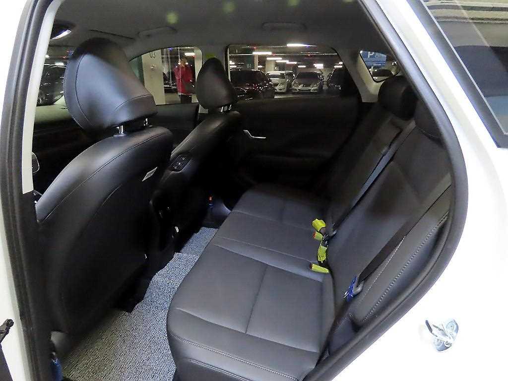 HYUNDAI Kona - Vista 7