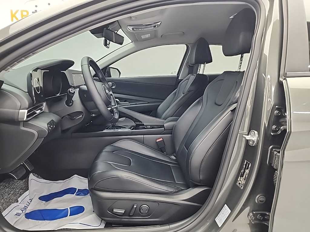 HYUNDAI Avante - Vista 11