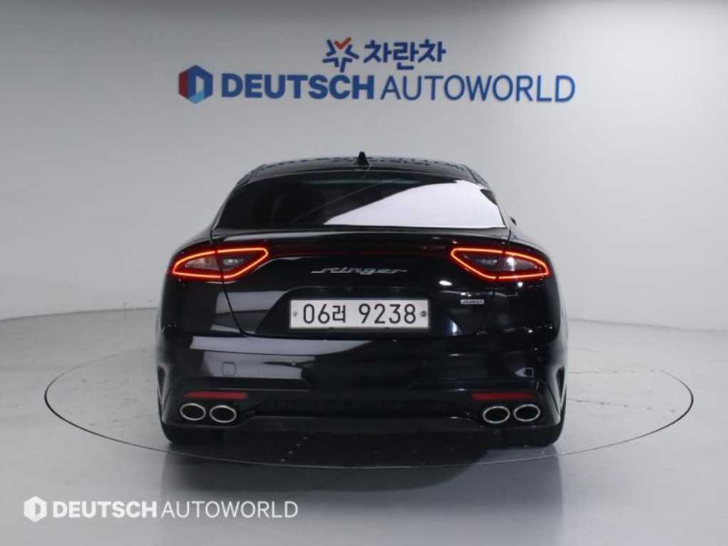 KIA Stinger - Vista 4